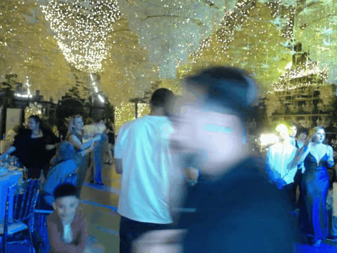 1903299