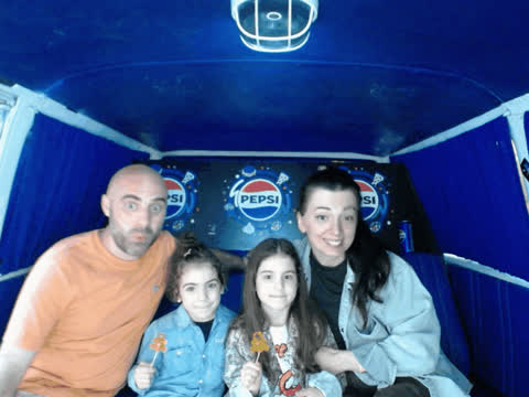 1903945