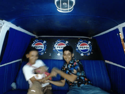 1904646