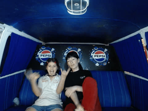 1904596