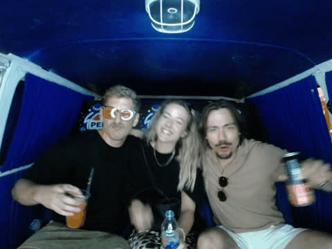 1904527