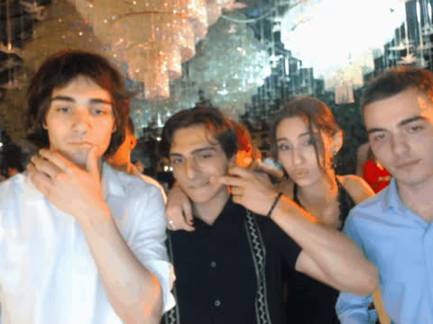 1905404