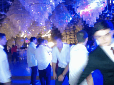 1905476