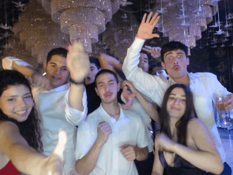 1905436