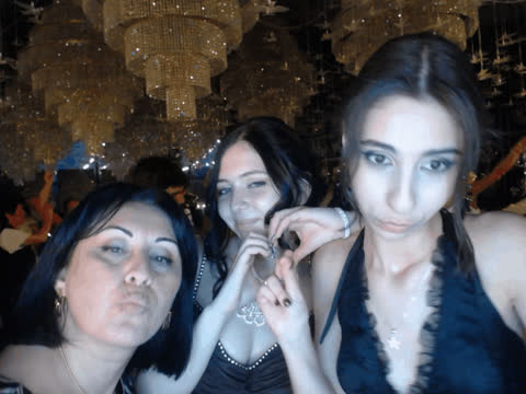 1905397