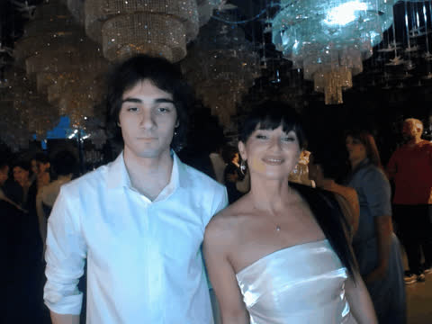 1905387
