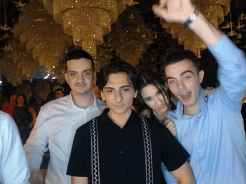 1905406