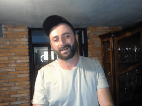1906749