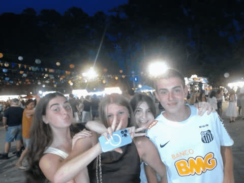 1907098