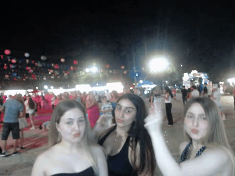 1907261