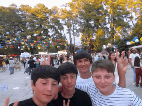 1906975