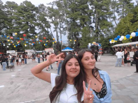 1906868