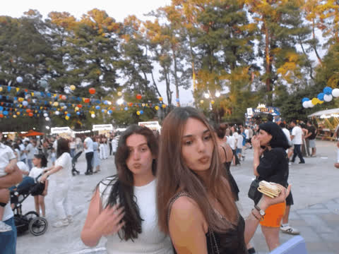 1906988