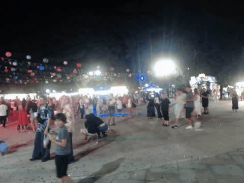 1907286