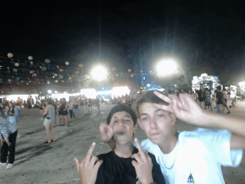 1907318