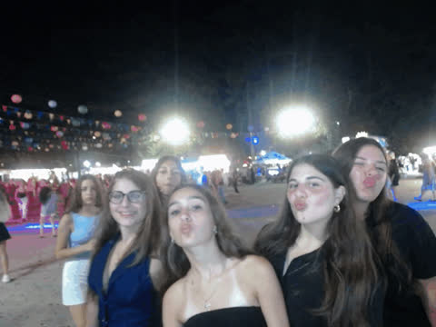 1907279