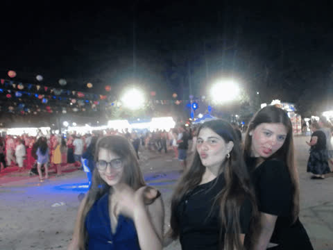 1907282