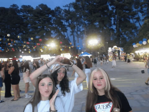1907058