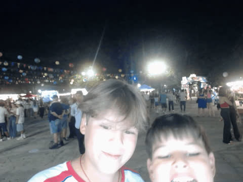 1907122
