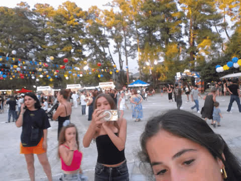 1906981