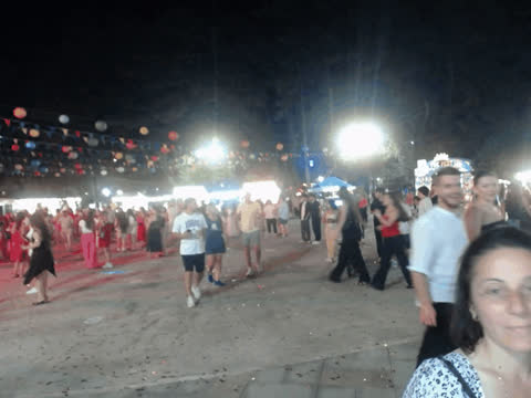 1907300