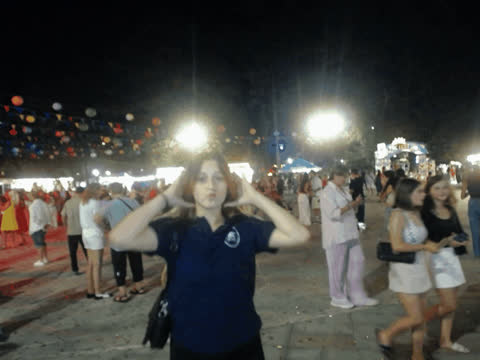 1907298
