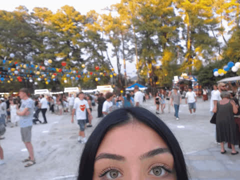 1906973