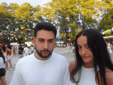 1906952