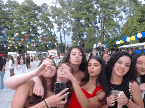 1906897