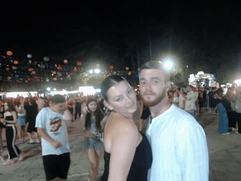 1907304