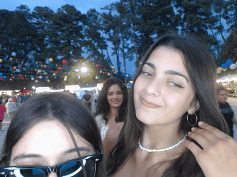 1907040