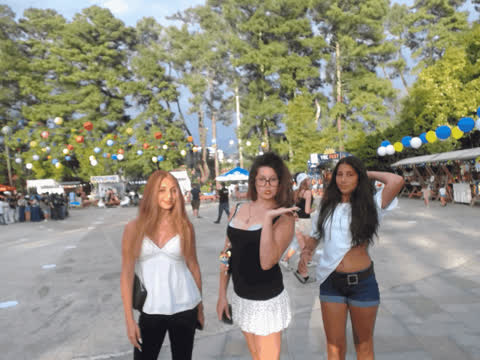 1906838