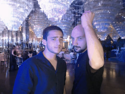 1907381