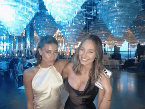 1907378