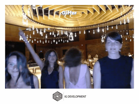 1907405