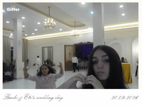 1911562